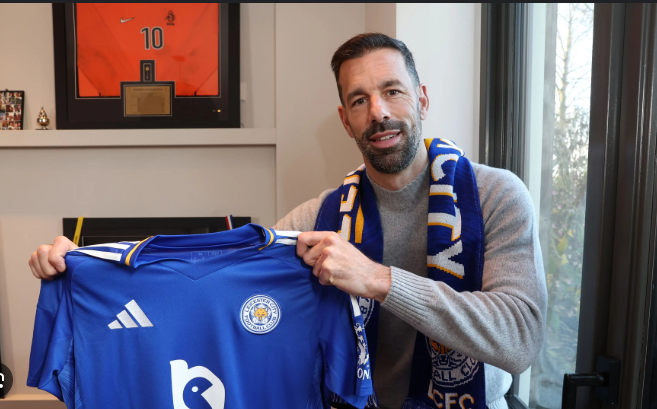 Ruud van Nistelrooy Resmi Tangani Leicester City